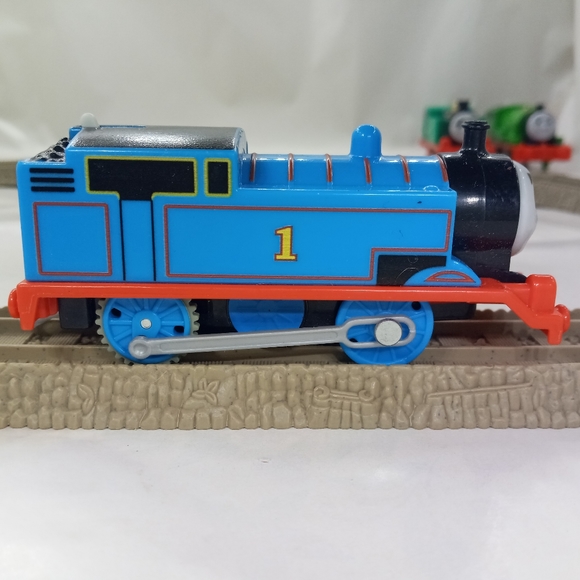 Thomas the Tank Engine Trackmaster Motorized Train 2013 Gullane - Picture 5 of 6